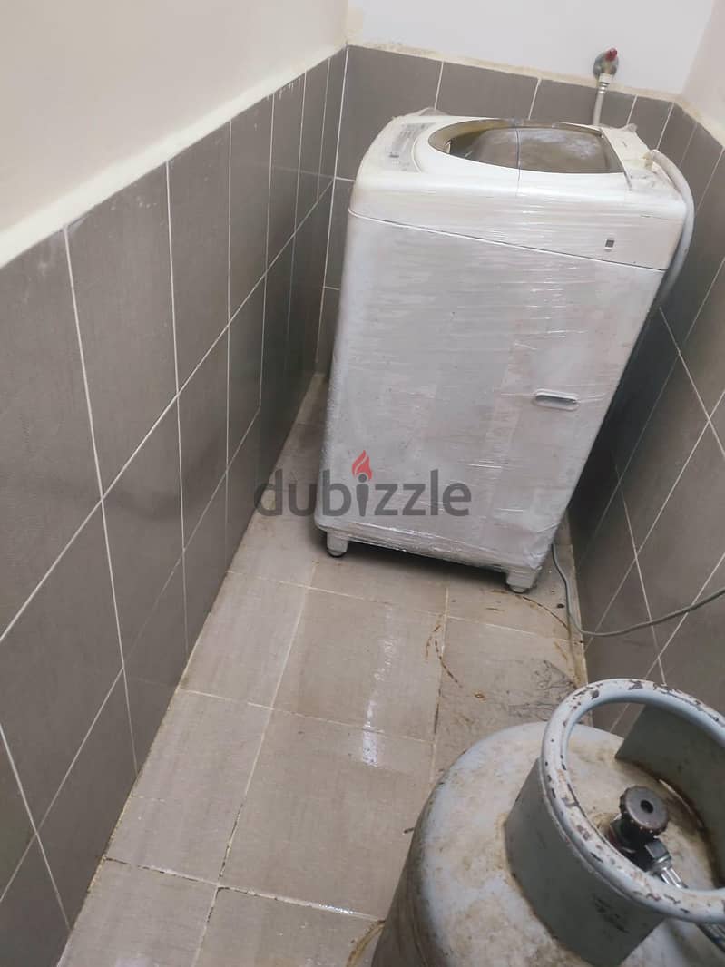 room for rent with attached bathroom 4