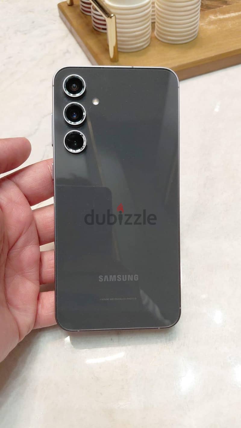 Samsung S23 FE in excellent condition for sale 8