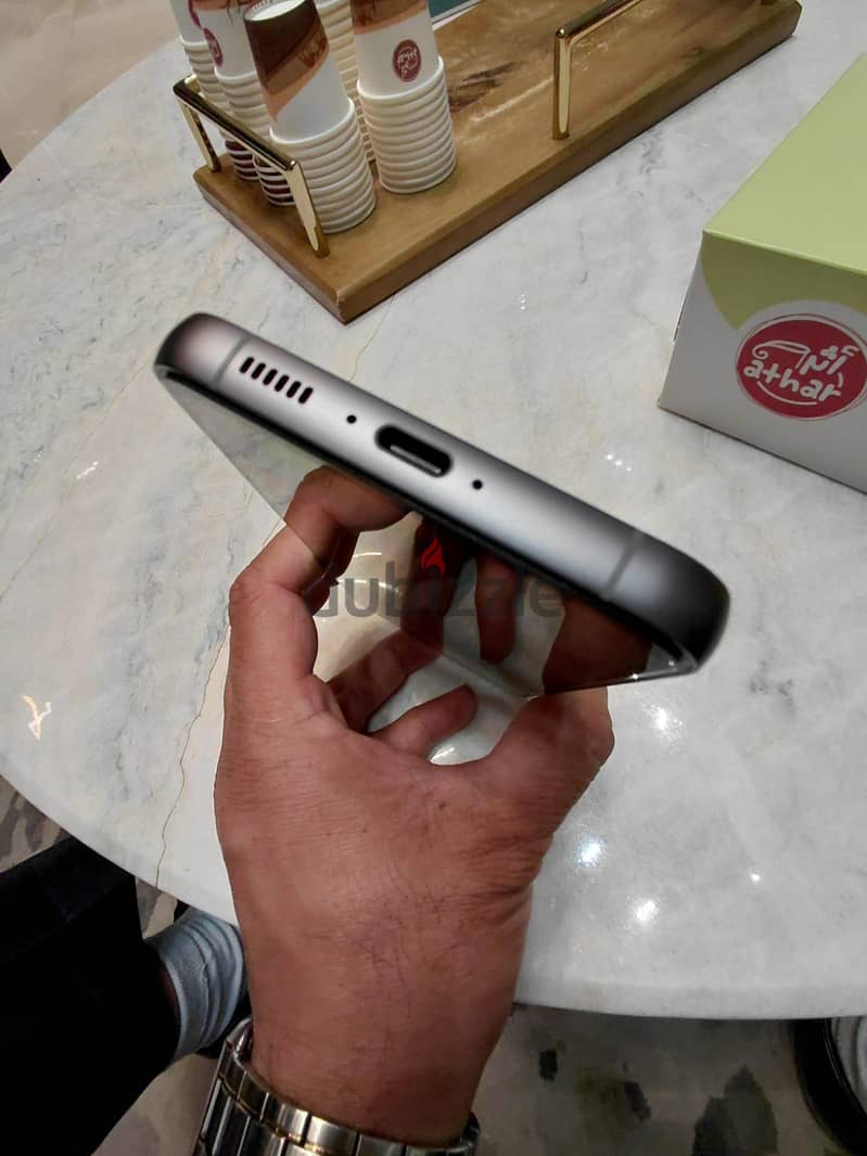 Samsung S23 FE in excellent condition for sale 9