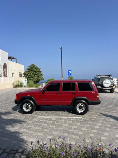 جيب شيروكى 1999
