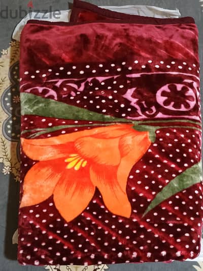 Urgent-BLANKET 2 PLY, Size-160X220 CM, Made in Vietnam, like New, USED but in "Excellent" condition,