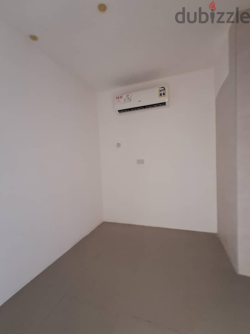 2 Commercial Spaces Available for Rent 5