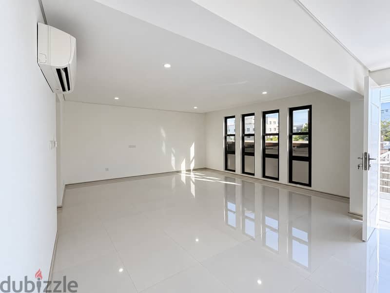 Spacious Villa For Rent in Khoudh 4 SR-MD-1856 2