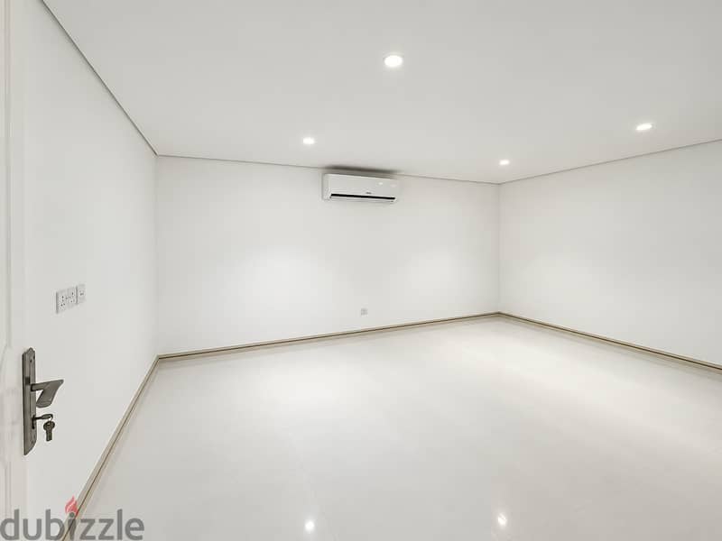 Spacious Villa For Rent in Khoudh 4 SR-MD-1856 4
