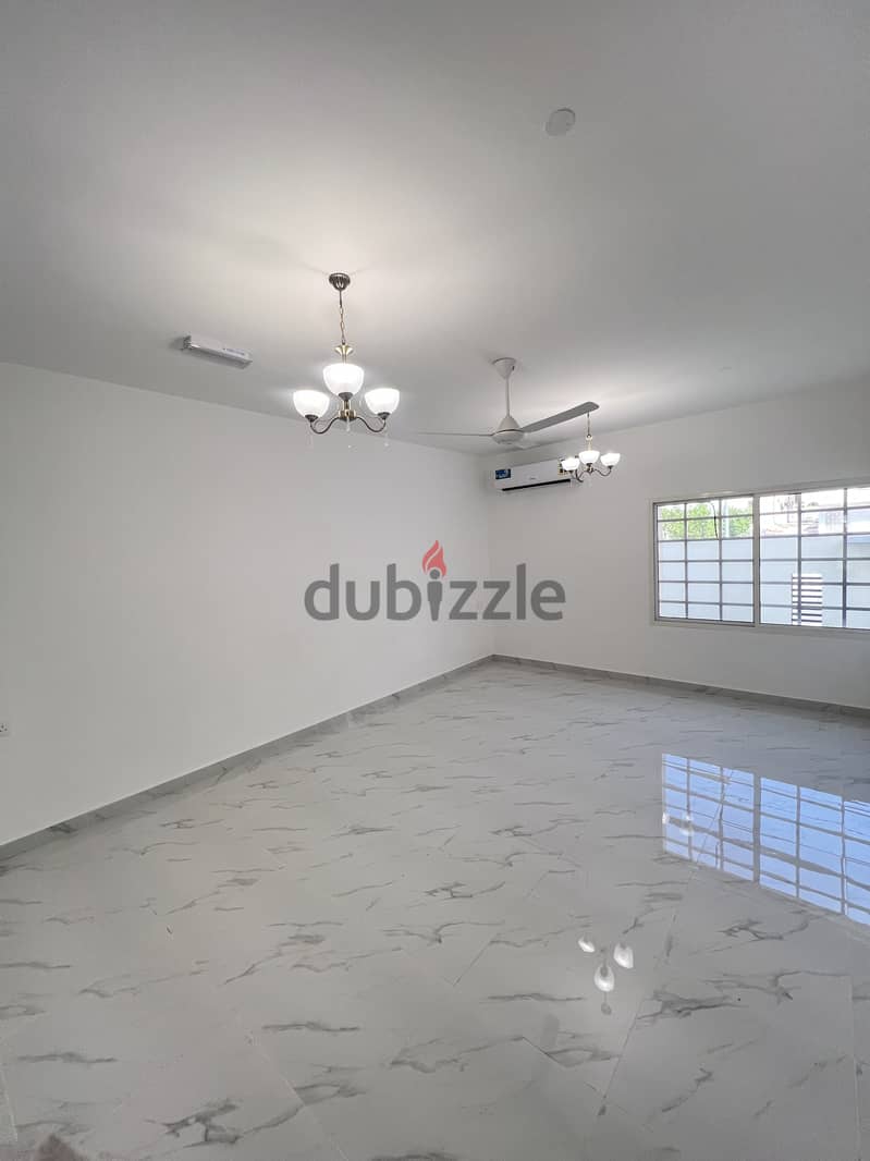 4 Bedroom For Rent - Al Khuwair 2