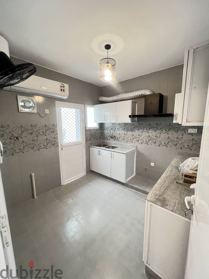 4 Bedroom For Rent - Al Khuwair 12