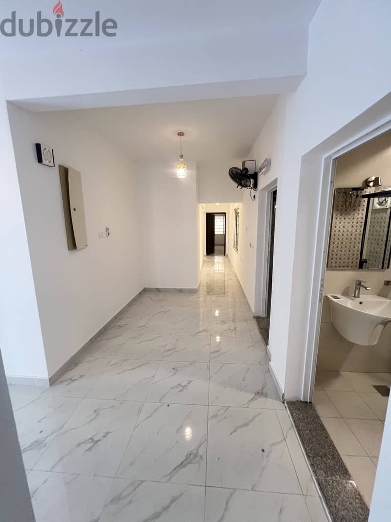 4 Bedroom For Rent - Al Khuwair 14
