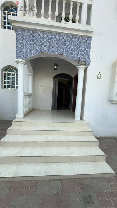 Apartment for Rent – Al Khuwair /شقه  للايجار في الخوير