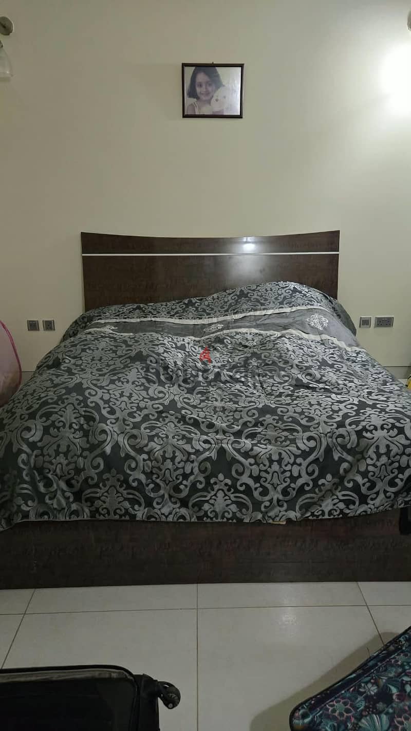 Double cot (Home centre) with hydraulic door for storage WITH mattress 1