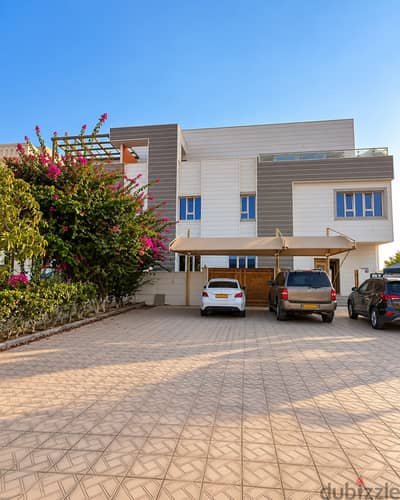 Luxury Villa For Rent in Mawaleh North SR-AD-1857