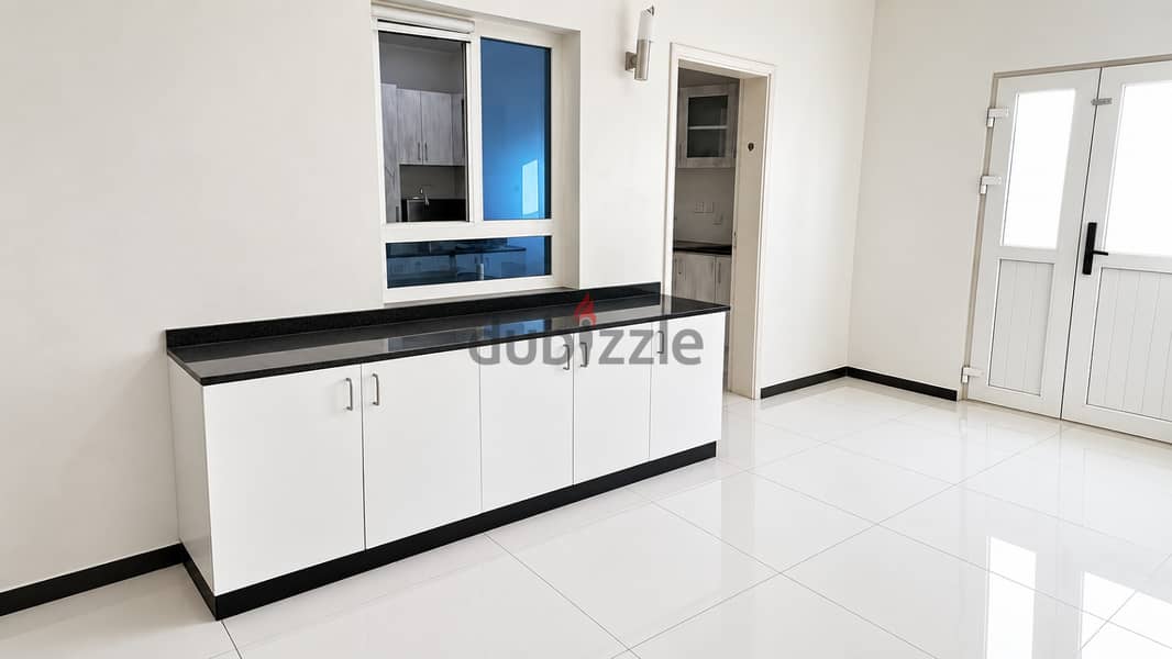 Luxury Villa For Rent in Mawaleh North SR-AD-1857 3