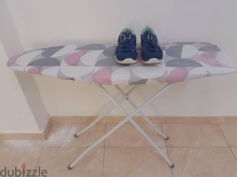 1Month Used Iron Stand Good Condition 1