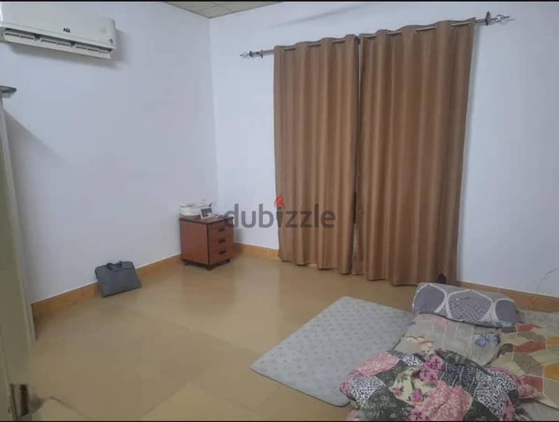 FURNISHED SINGLE SEPERSTE ROO WITH SEA FACING AVAILABLE 1