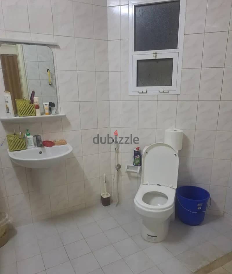FURNISHED SINGLE SEPERSTE ROO WITH SEA FACING AVAILABLE 4