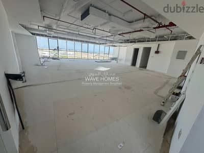 Spacious High Floor Office Space for Rent | مكتب واسع بإطلالة جميلة للإيجار