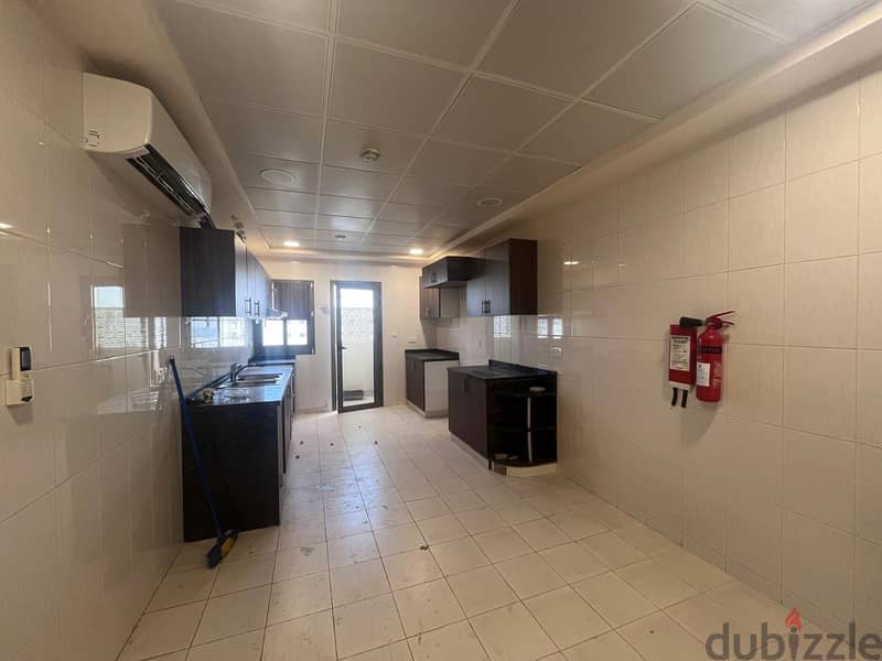 2 BR Cozy Apartment in Al Ghubra 4