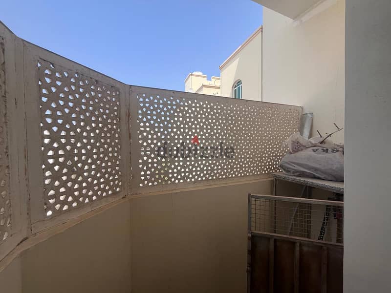 2 BR Cozy Apartment in Al Ghubra 8
