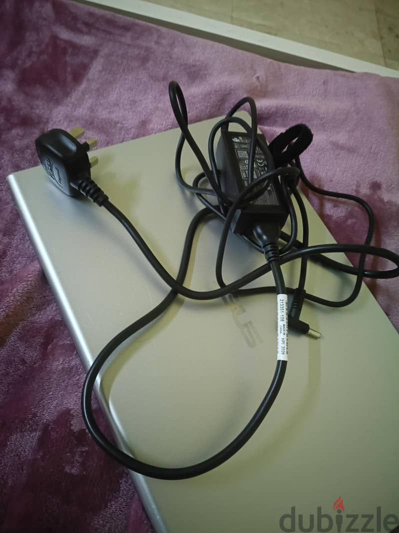 ASUS LAPTOP EXCELLENT FOR WORK AND STUDYING 3