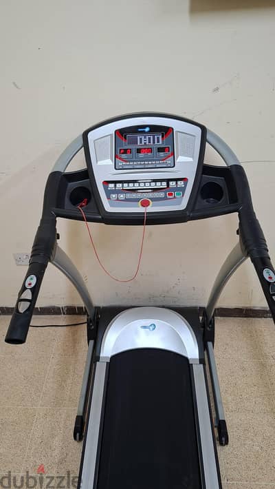 Treadmill with Automatic Inclined Function(Can be Deliver also)