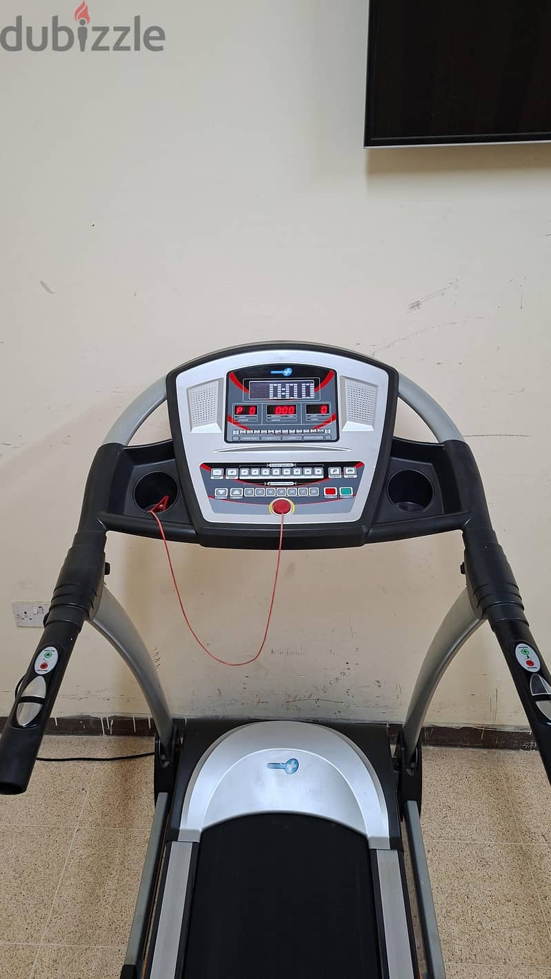 Treadmill with Automatic Inclined Function(Can be Deliver also) 2