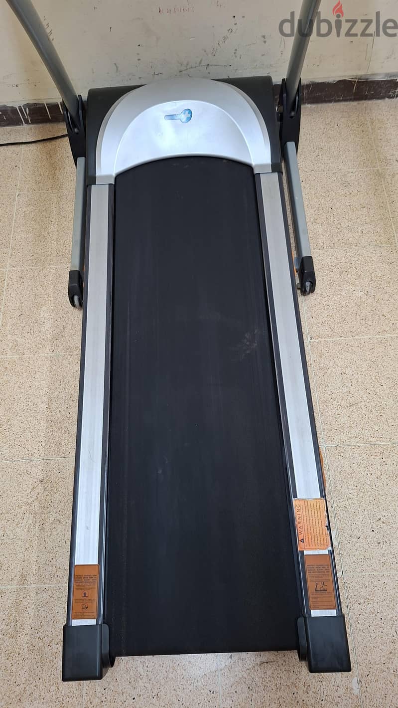 Treadmill with Automatic Inclined Function(Can be Deliver also) 3