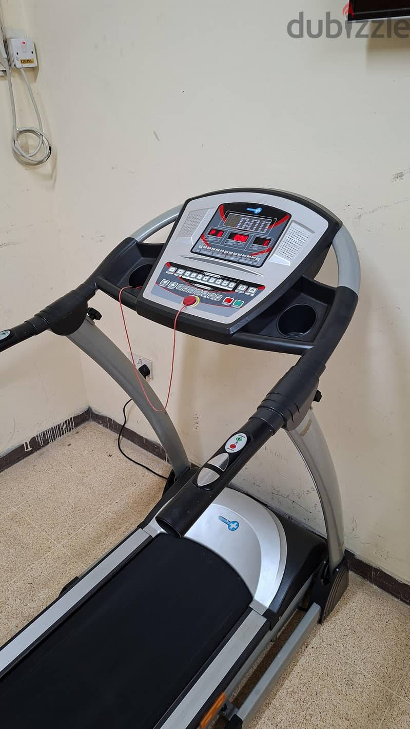 Treadmill with Automatic Inclined Function(Can be Deliver also) 5