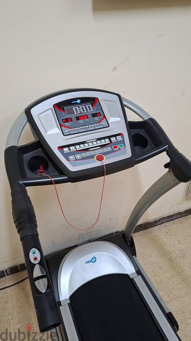 Treadmill with Automatic Inclined Function(Can be Deliver also) 6