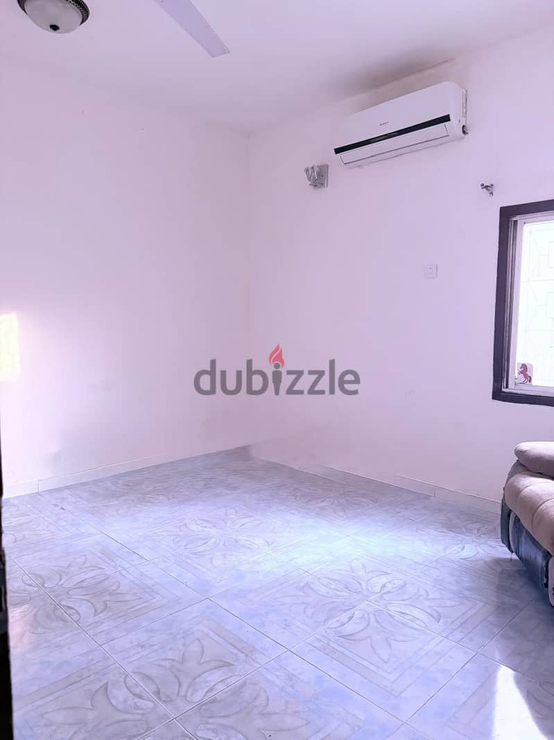 room for rent in al khuwair near zakar mall 1