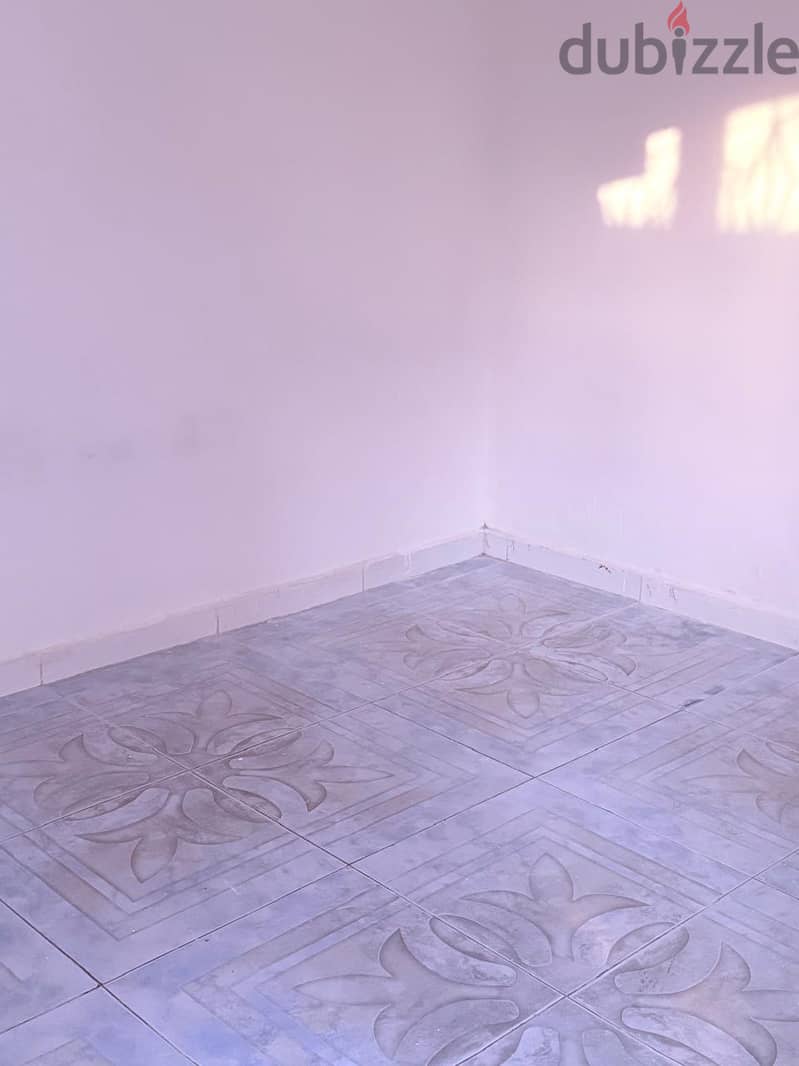 room for rent in al khuwair near zakar mall 2