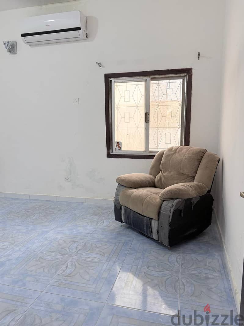 room for rent in al khuwair near zakar mall 5