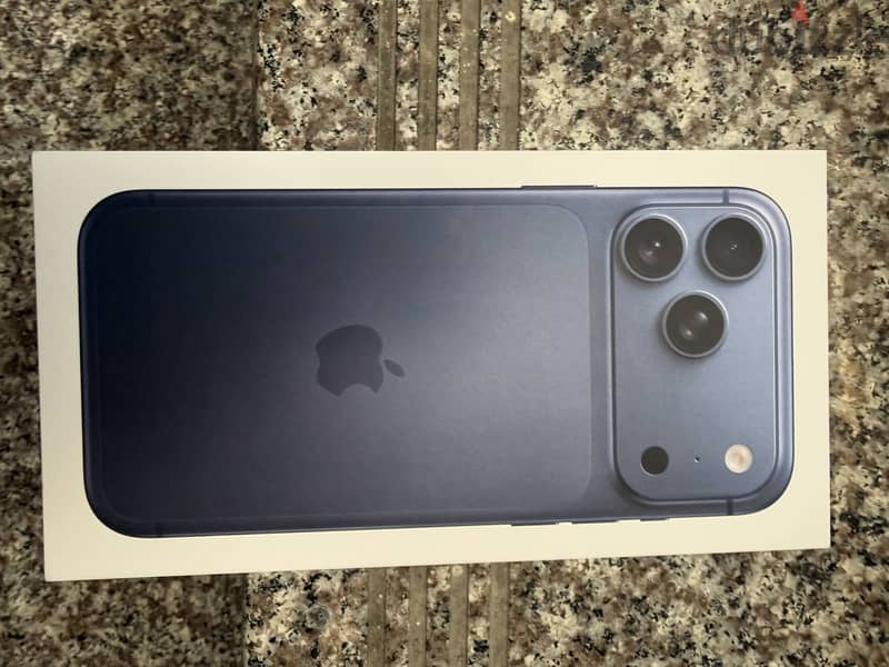 Apple - iPhone 17 Pro Max 1