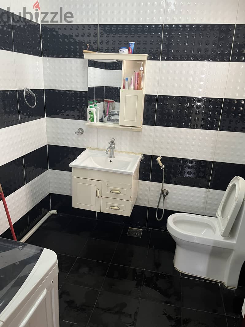 Room for share 60 omr for executive Keralite 5