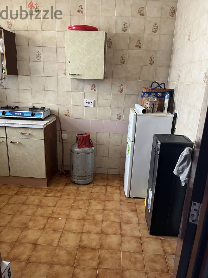 Room for share 60 omr for executive Keralite 6