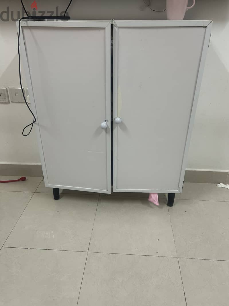 Small cupboard 1