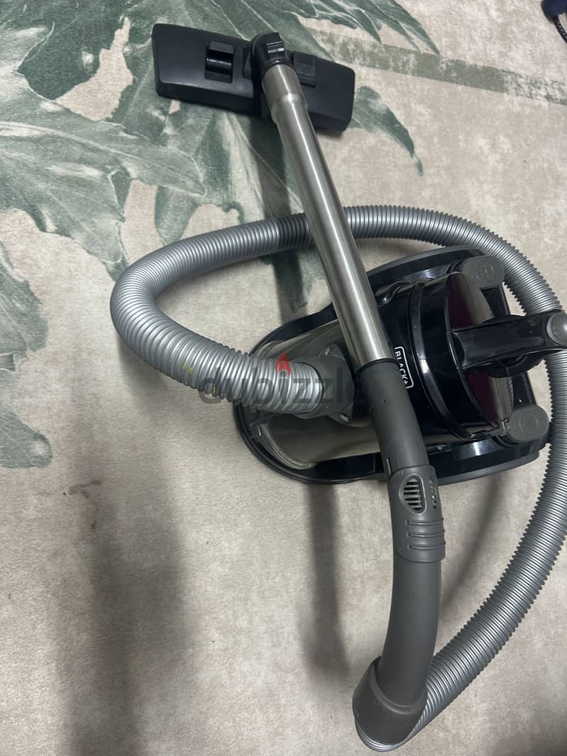 Black & Decker Vaccum Cleaner 1480W 5