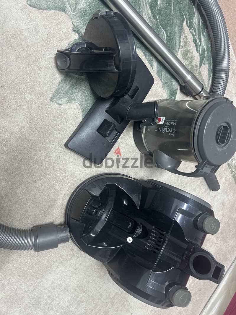 Black & Decker Vaccum Cleaner 1480W 6