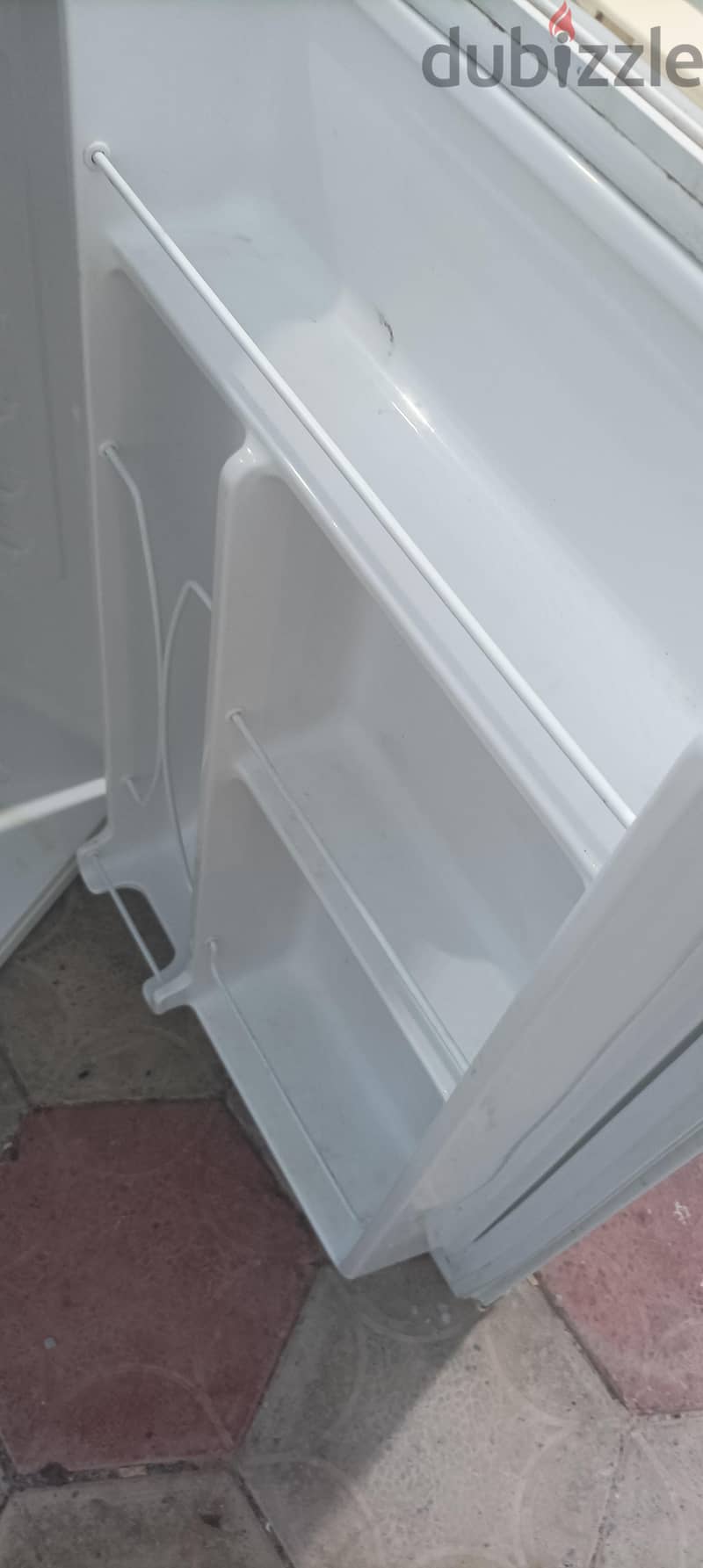 good working candition fridge 2