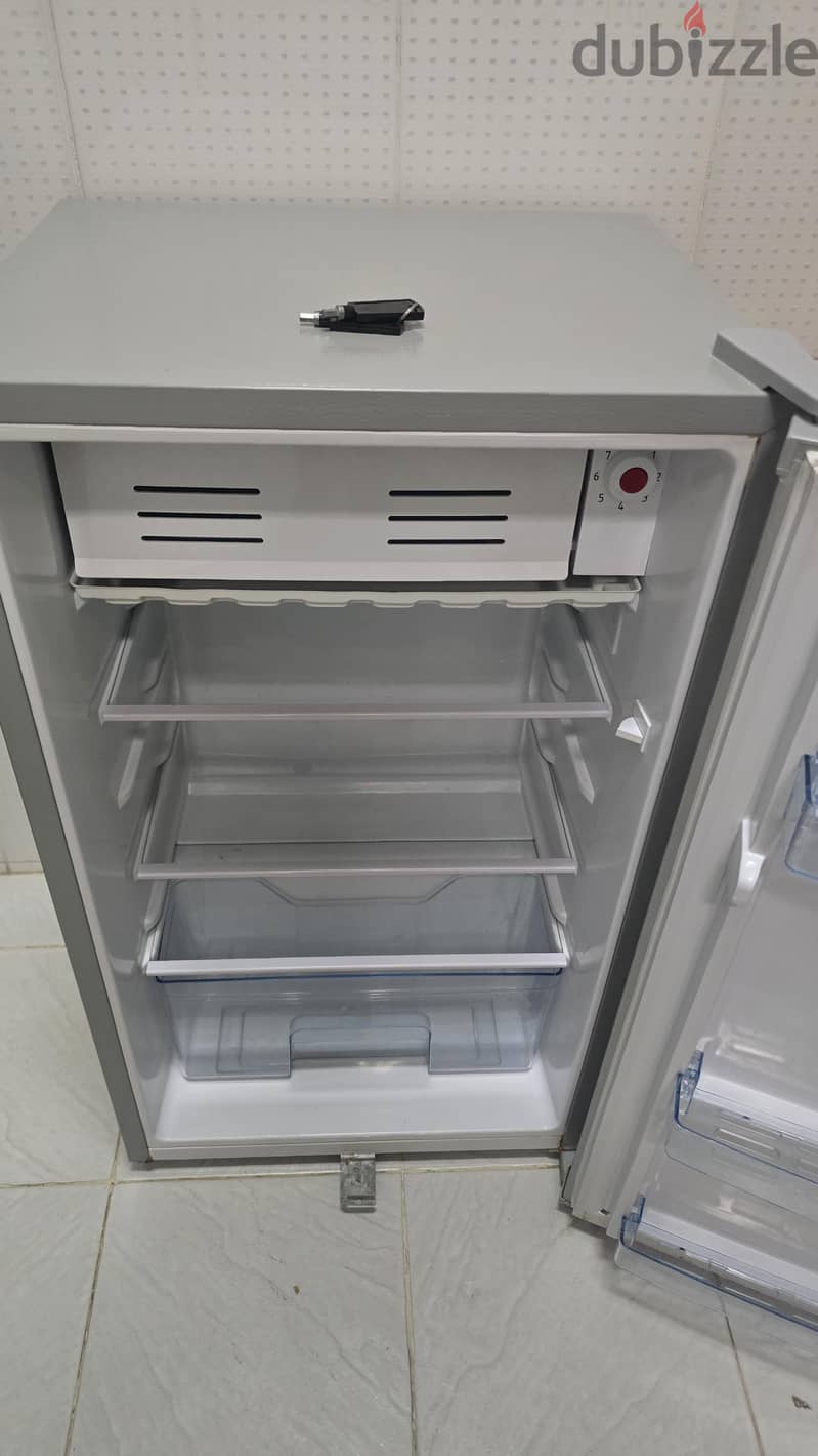 90 liter refrigerator, Flexy brand, new and mint condition. 1