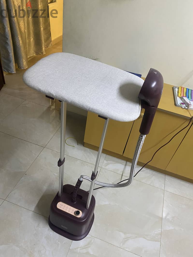 Black+Decker Garment Steamer 2