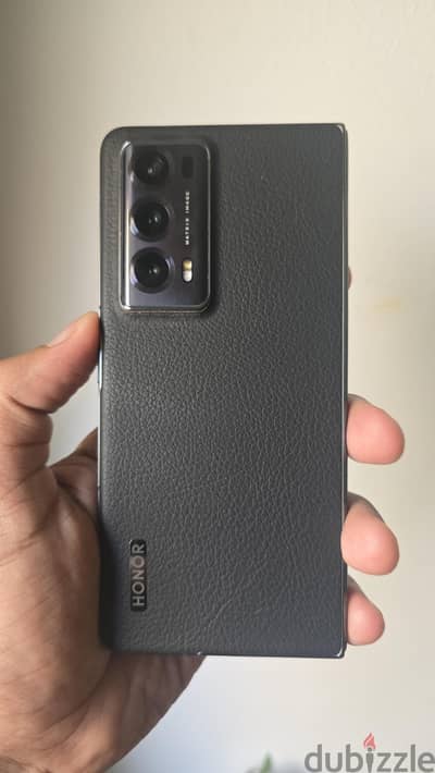 Honor Magic V2
