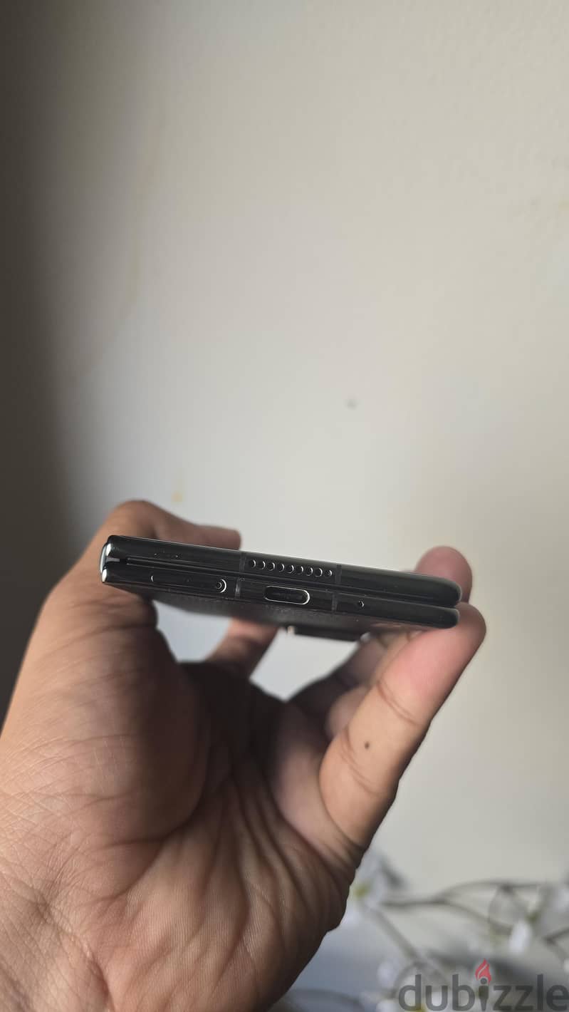 Honor Magic V2 2