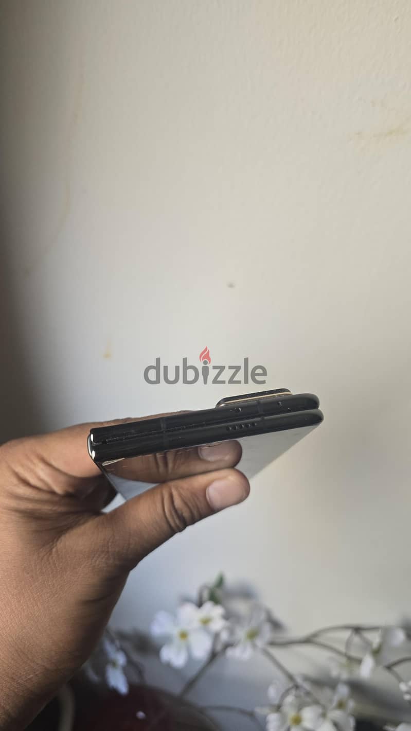 Honor Magic V2 4