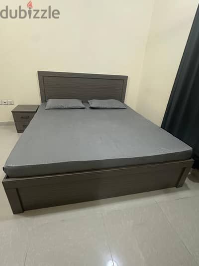 Room set- neat and clean room furnishere