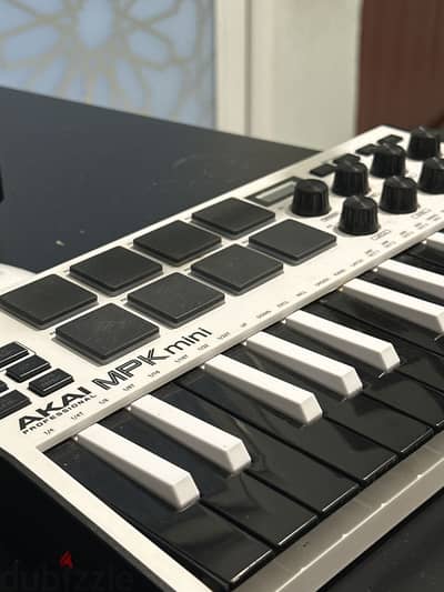 Akai MPK Mini MK3 (White)