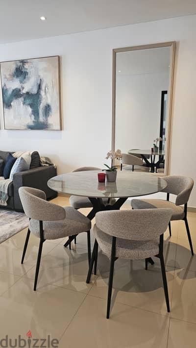 Luxury Executive  1 BR residence FF 3-6 Month lease