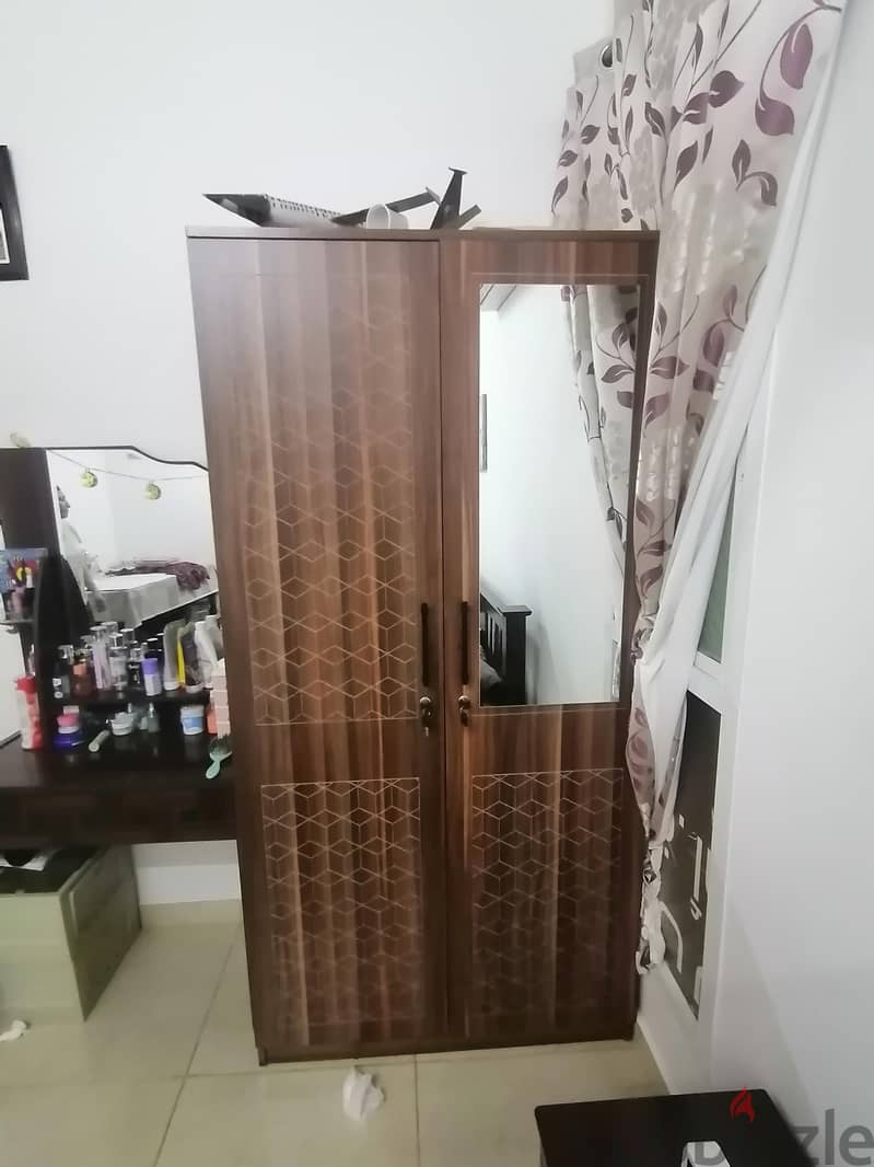 single bed +cabourt+dressing table for sale 4