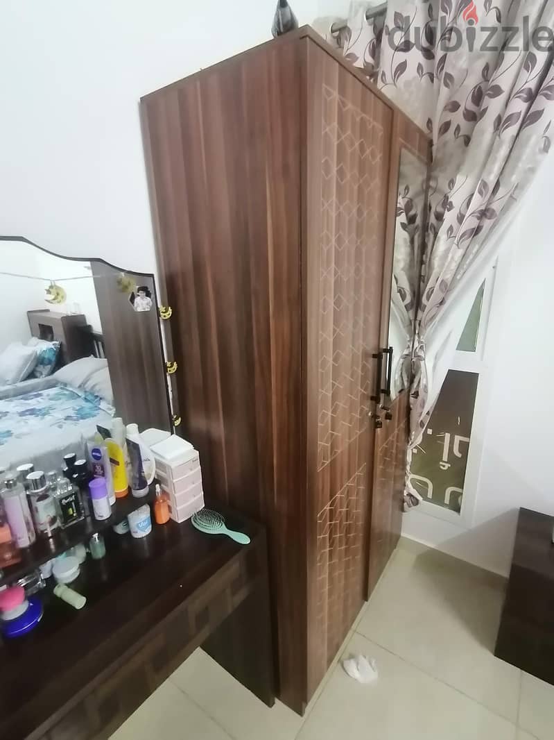 single bed +cabourt+dressing table for sale 5