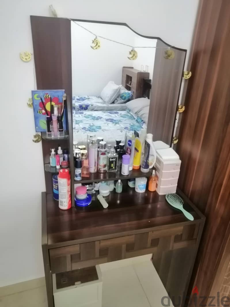 single bed +cabourt+dressing table for sale 6