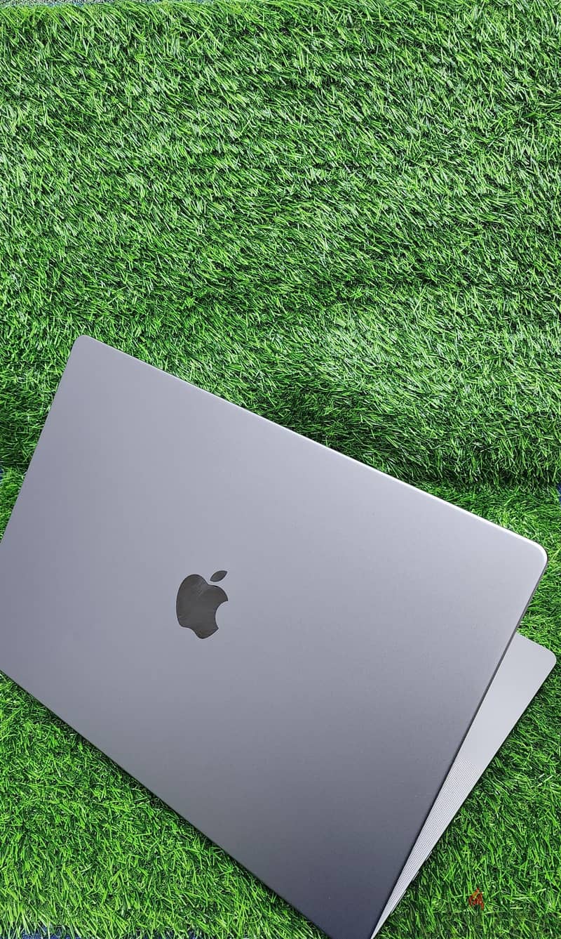 MacBook Pro A2485 M1 Pro Processor 16gb 1tb 88% battery 2