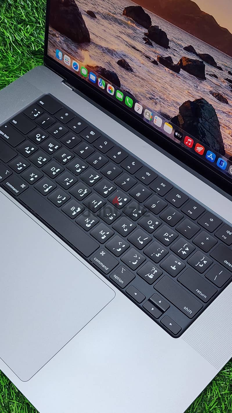 MacBook Pro A2485 M1 Pro Processor 16gb 1tb 88% battery 3
